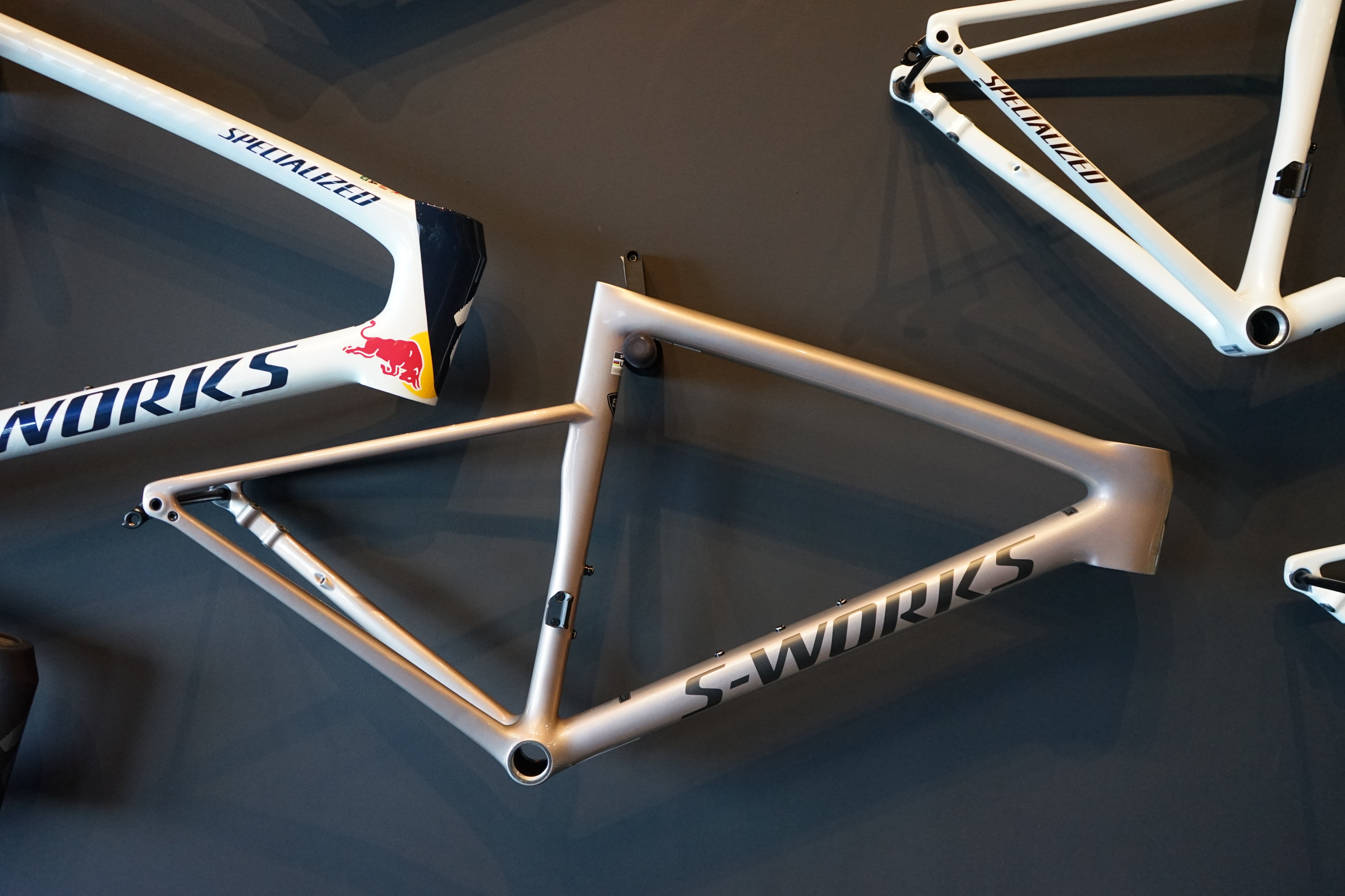 Specialized S-Works Tarmac SL8 Rahmenset Gloss Viavi Red Gold Over Silver / Satin Metallic Obsidian