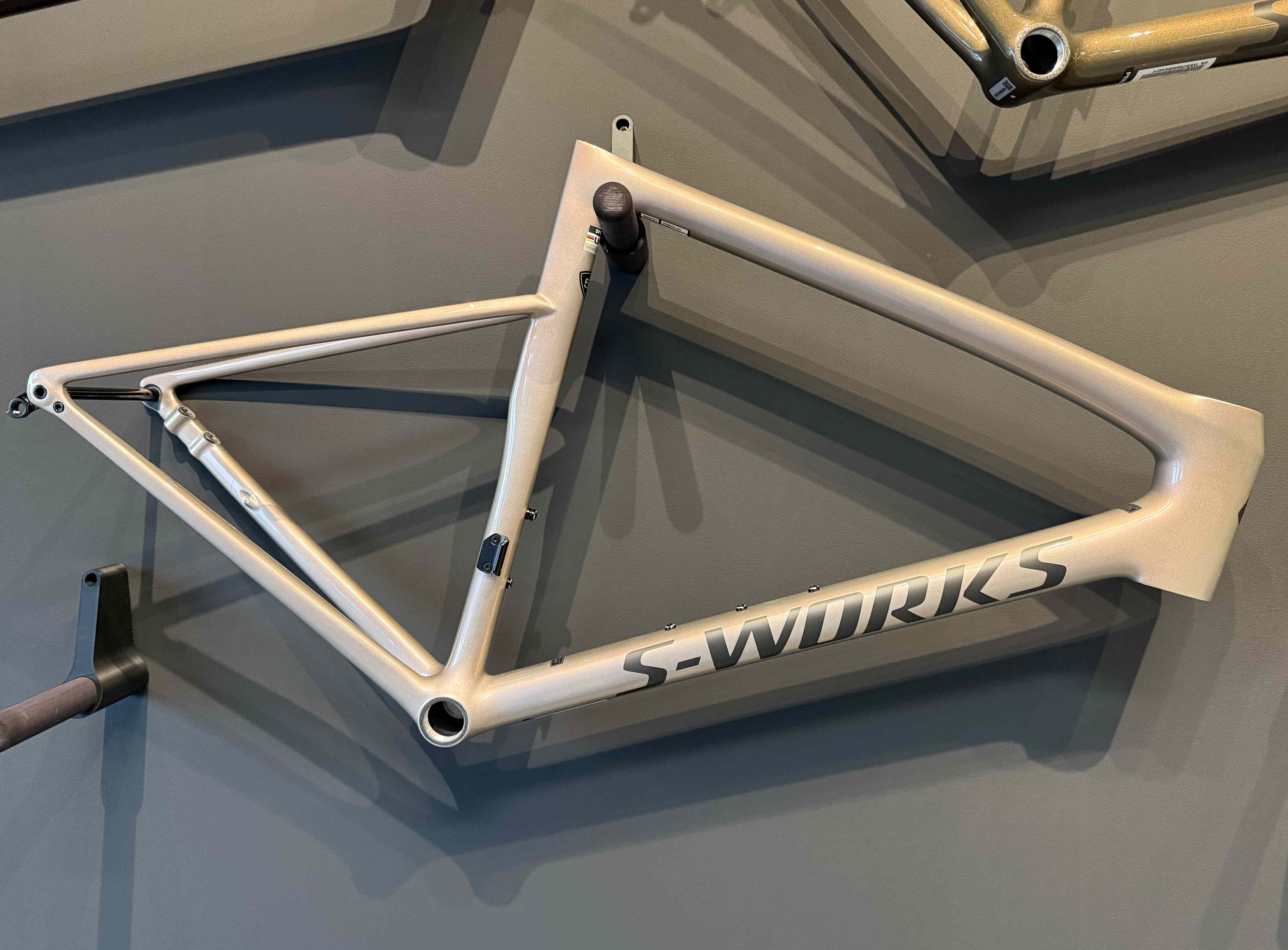 Specialized S-Works Tarmac SL8 Rahmenset Gloss Viavi Red Gold Over Silver / Satin Metallic Obsidian