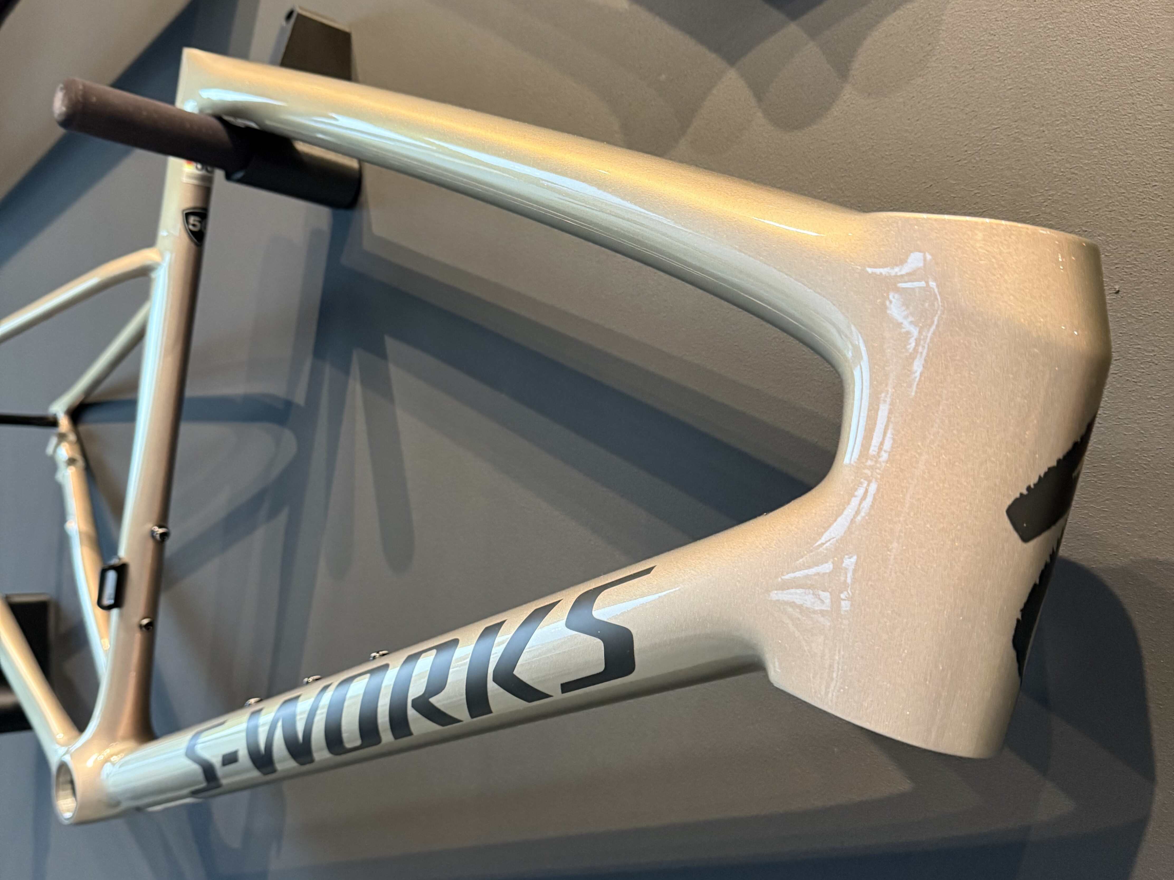 Specialized S-Works Tarmac SL8 Rahmenset Gloss Viavi Red Gold Over Silver / Satin Metallic Obsidian