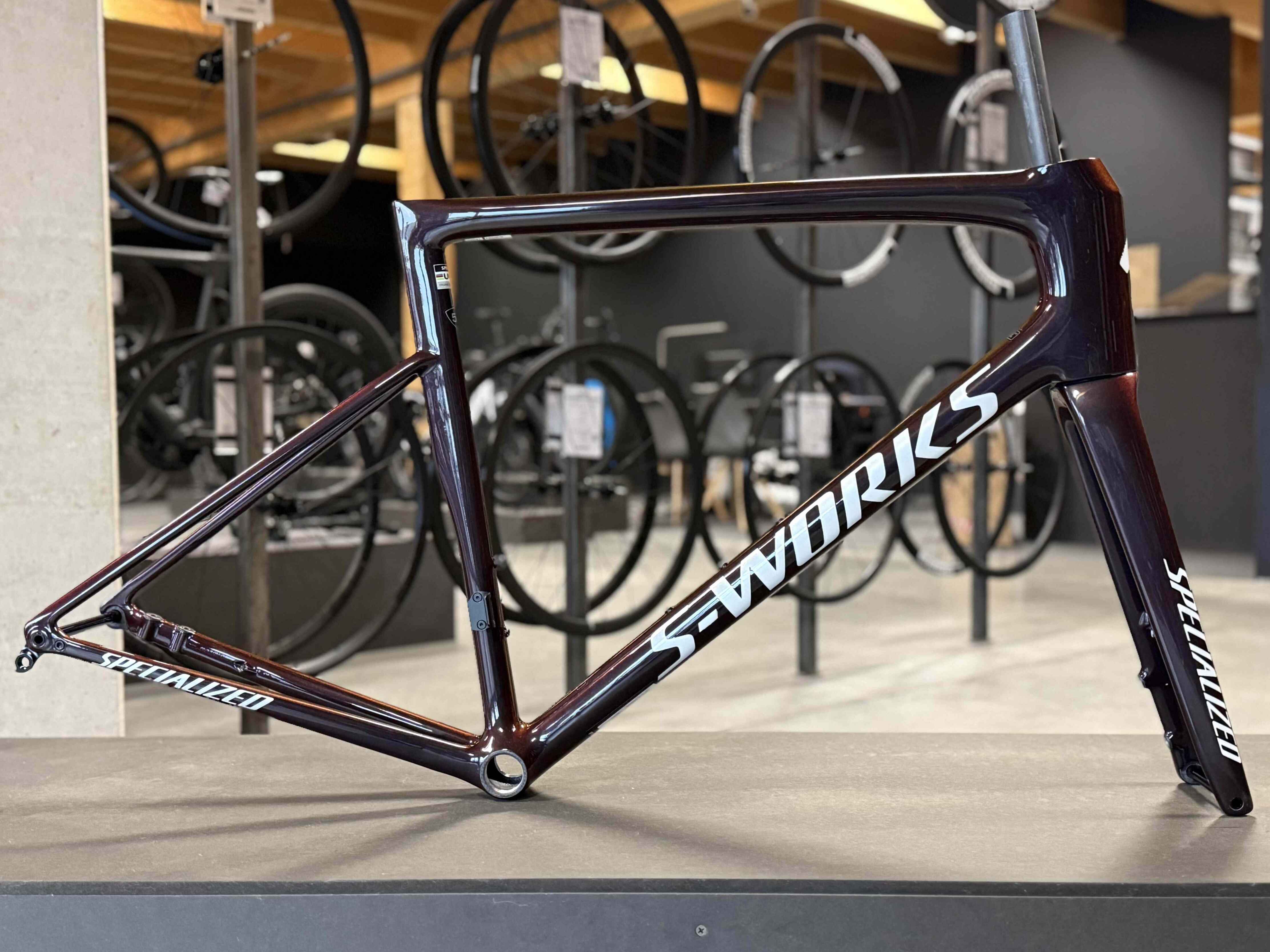 Specialized S-Works Tarmac SL8 Rahmenset Gloss Solidity / Red to Black Pearl / Metallic White Silver